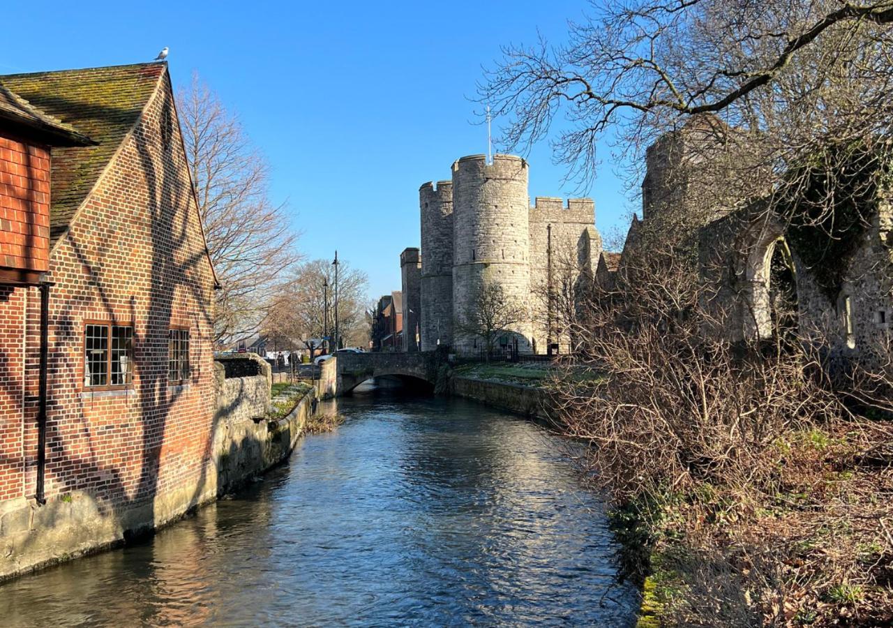 Canterbury 2 Bed Holiday Home Sleeps 6 City Centre Free Parking Exterior photo